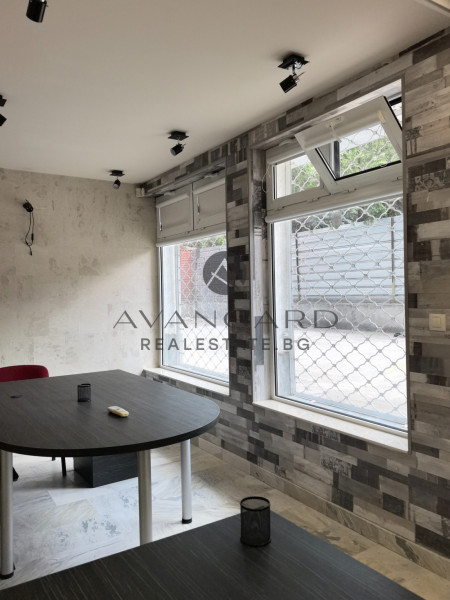 ОФИС / ВОДНАТА ПАЛАТА