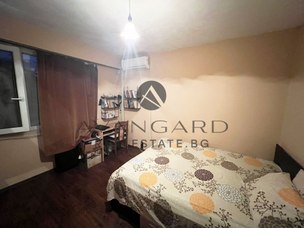 TWO BEDROOM WITH THREE SEPARATE ROOMS! SMYRNENSKY