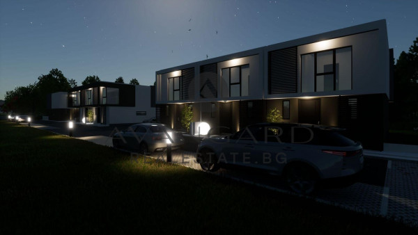 HOUSE WITH YARD AND PARKING SPACE