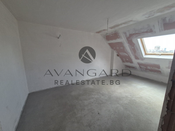 ТРИСТАЕН с АКТ 16 В СТАРИЯ ГРАД