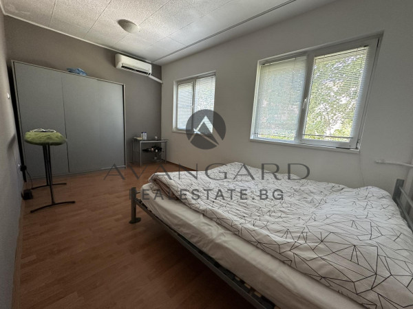 Spacious two -bedroom / real square footage / south exposure