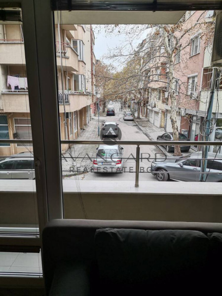 THREE BEDROOM FURNISHED! THE BREAKER!