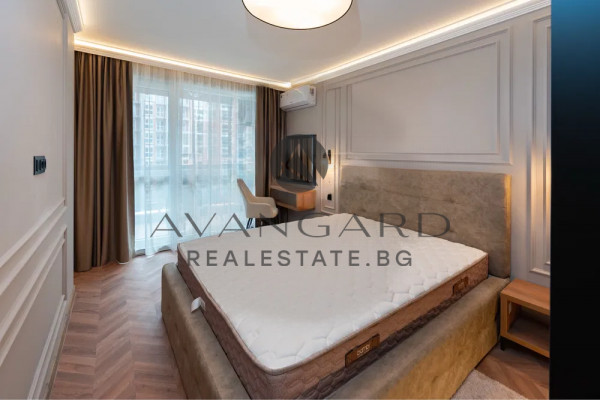 LUXURY TWO-ROOM APARTMENT WITH PARKING SPACE