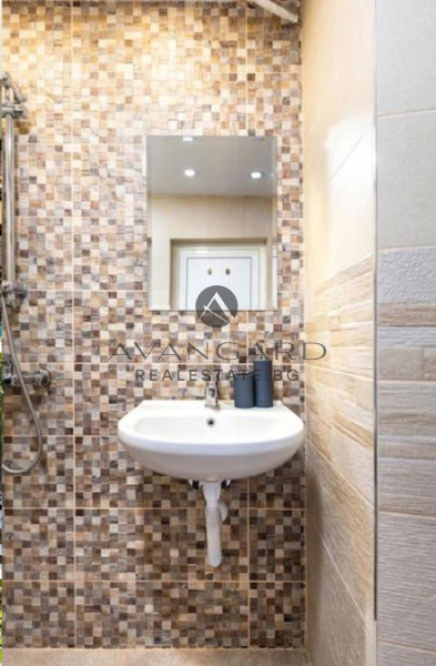 ДВУСТАЕН В ИДЕАЛЕН ЦЕНТЪР !!!