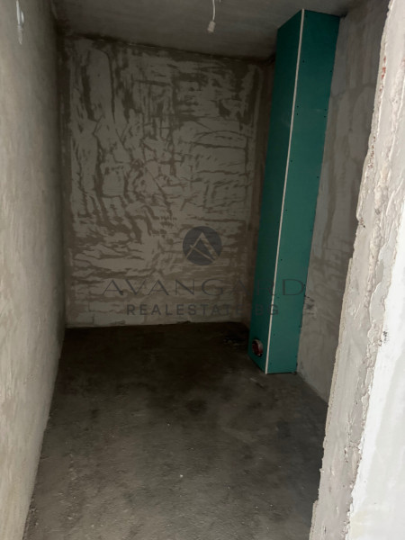 THREE-ROOM APARTMENT! ROAD BASE!