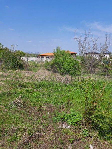 Parcel / Panoramic View / Brestnik