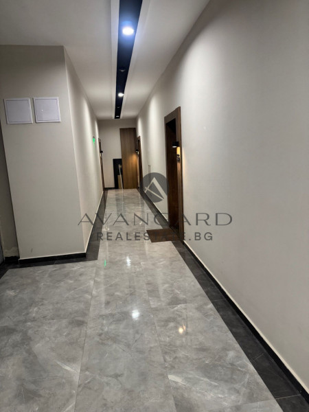 ТРИСТАЕН ПЕНТХАУС В СЪРЦЕТО НА СМИРНЕНСКИ