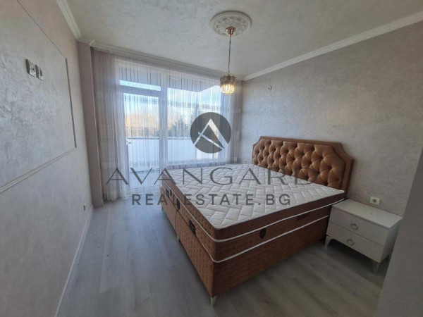 LUXURY FURNISHED THREE-ROOM APARTMENT