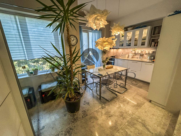 ДВУЕТАЖНА КЪЩА БЕЛОМОРСКИ