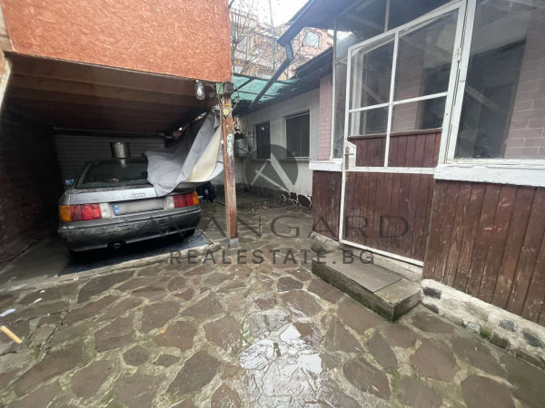 HOUSE WITH GARAGE NOVOTELLA