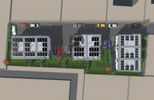 HOUSE WITH YARD AND PARKING SPACE