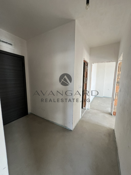 Four -bedroom with parking space in a luxury building