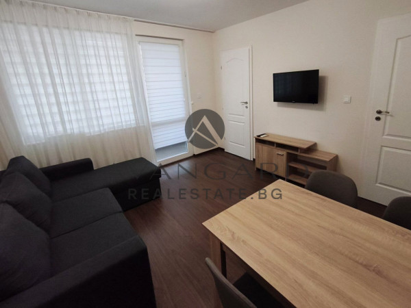 TOP LOCATION! TWO-ROOM FURNISHED/ VMI