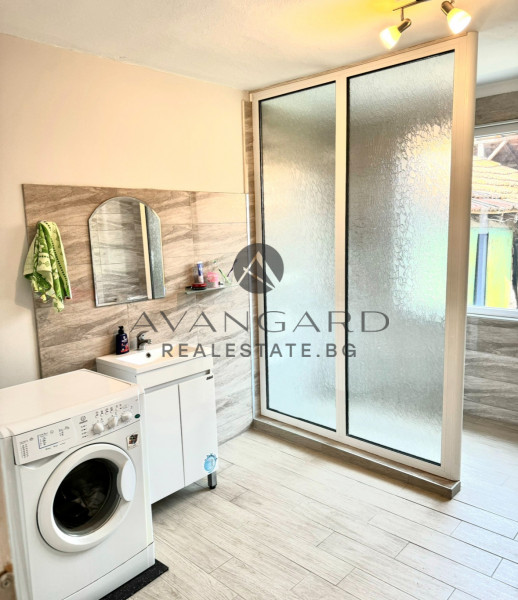 Two -storey house with a yard in the village of Kalekovets!