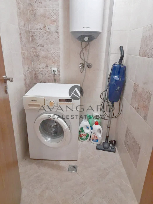 ДВУСТАЕН ТОП ЛОКАЦИЯ!