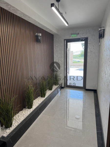 A spacious three bedroom in a luxury building with Act 16