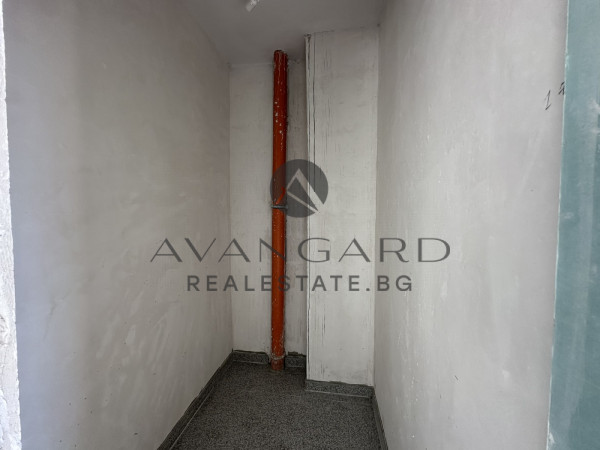 One -bedroom in front of act16 / parking space in the price