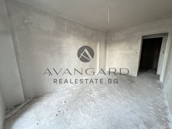 SPACIOUS THREE-ROOM APARTMENT WITH ACT 14!