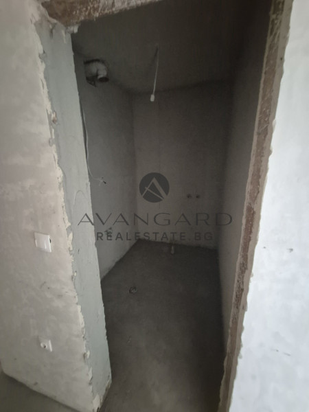 ТРИСТАЕН с АКТ 16 В СТАРИЯ ГРАД