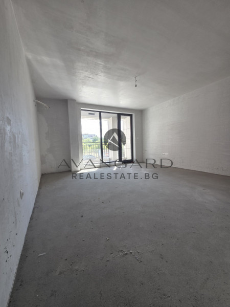 Тристаен Апартамент/Кършияка/ АКТ 16