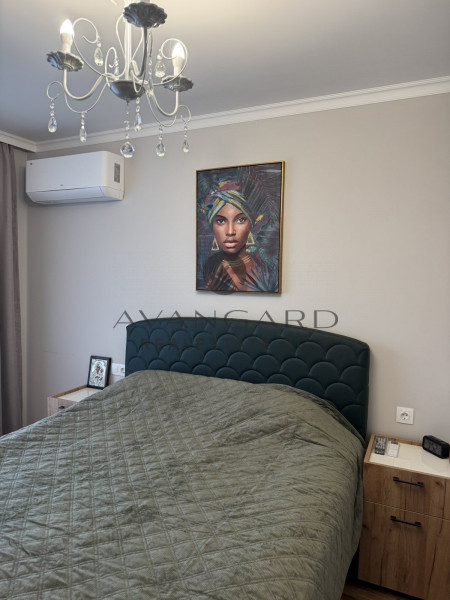 ТРИСТАЕН ОБЗАВЕДЕН ОСТРОМИЛА