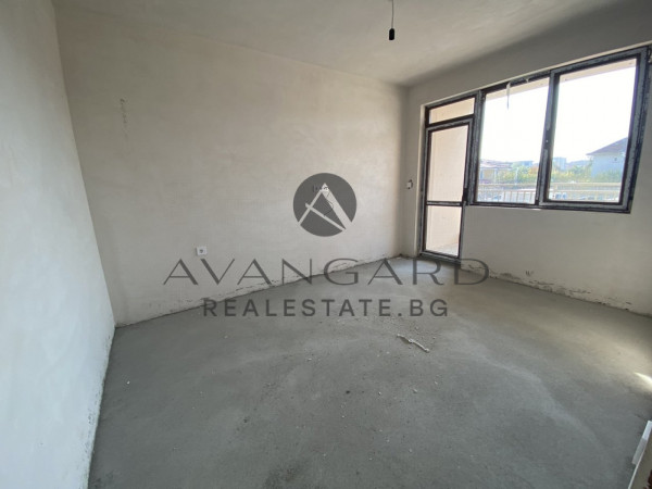 BARGAINFUL! Three-room apartment Ostromila