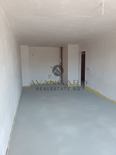 One bedroom with parking space in the price! Ostromila!