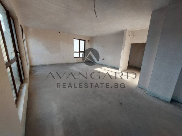 Four-room apartment with GARAGE AND PARKING PLACE ROWING BASE