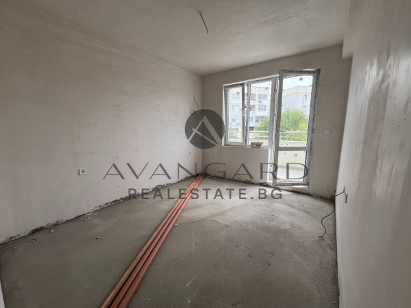 SPACIOUS THREE-ROOM APARTMENT WITH ACT 16