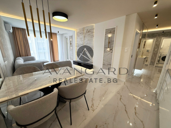 LUXURIOUSLY FURNISHED THREE-ROOM APARTMENT!!