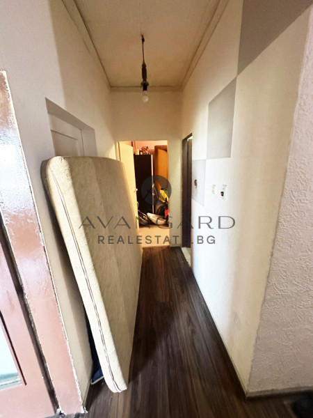 Three-room apartment with four separate rooms/ Thrace