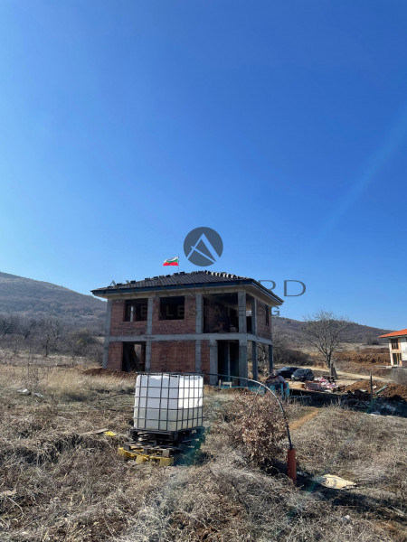 Двуетажна Къща с.Марково