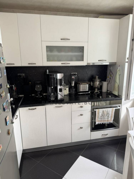 Stylishly furnished to Vasil Kolarov