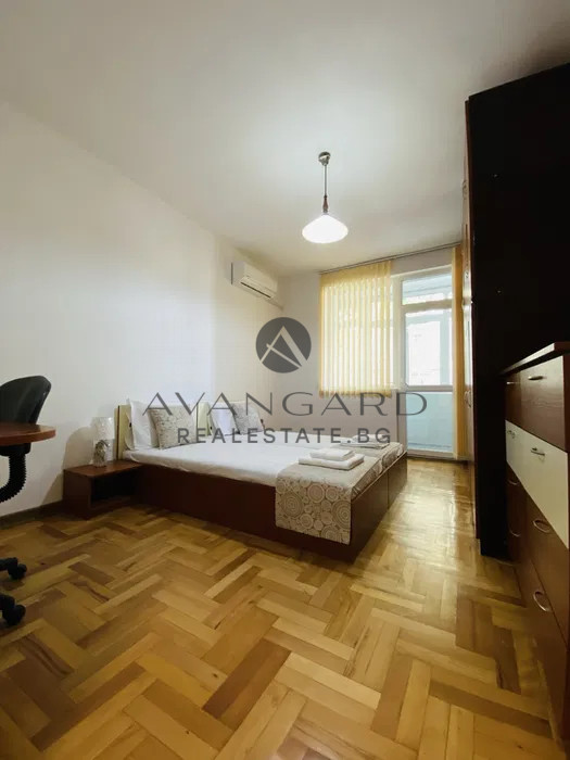 ПРОСТОРЕН ТРИСТАЕН ТРИМОНЦИУМ