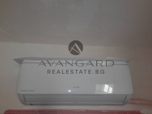 Етаж от къща / Златитрап