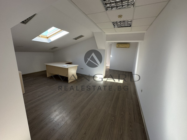 SPACIOUS OFFICE!!! DENTAL FACULTY!!!
