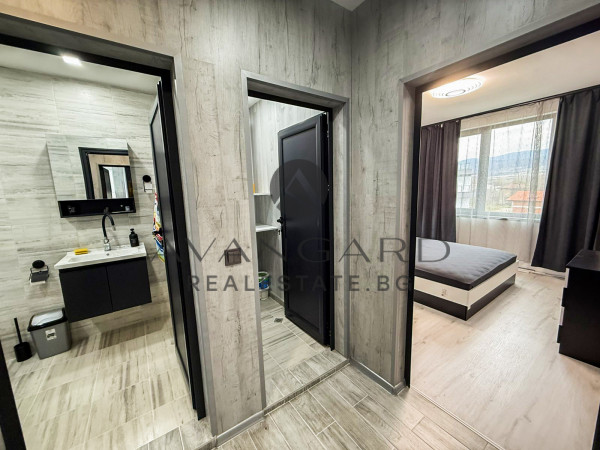 ДВУСТАЕН ОБЗАВЕДЕН АПАРТАМЕНТ! КОМАТЕВО!