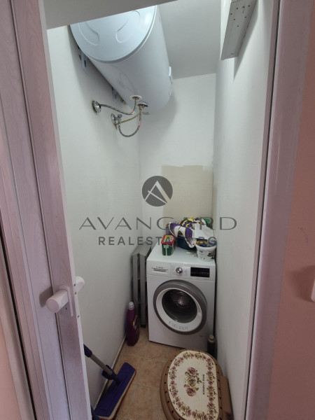 Two -bedroom apartment with underground parking space/ Kyuchuk Paris