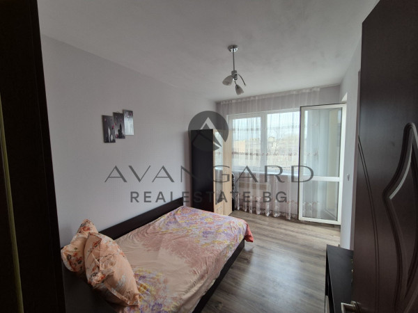 Three -bedroom furnished youth hill