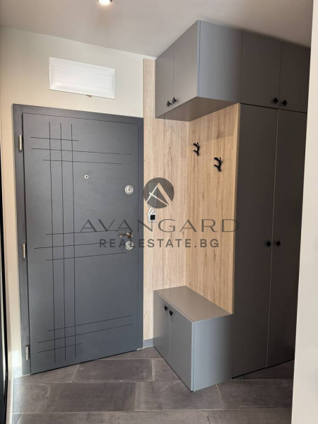 ОБЗАВЕДЕН ДВУСТАЕН АПАРТАМЕНТ В ЛУКСОЗНА СГРАДА