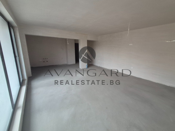 ТРИСТАЕН с АКТ 16 В СТАРИЯ ГРАД