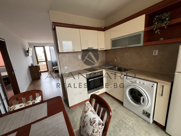 ТРИСТАЕН АПАРТАМЕНТ ДО ВОДНАТА ПАЛАТА