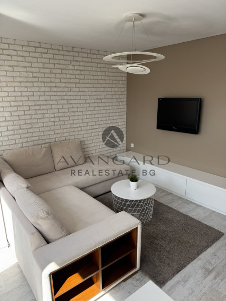 Act 16! Furnished two -bedroom Park Studenets