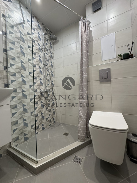 ОБЗАВЕДЕН ДВУСТАЕН АПАРТАМЕНТ В ЛУКСОЗНА СГРАДА