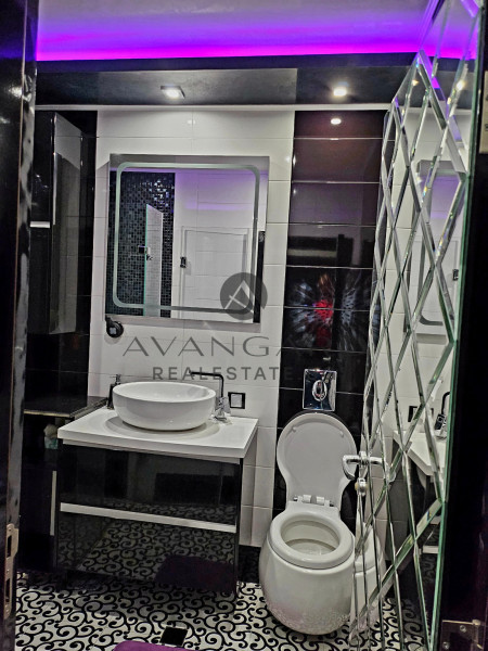 Furnished three-room apartment with parking space