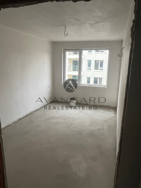 One -bedroom apartment with south exposure to Act 16