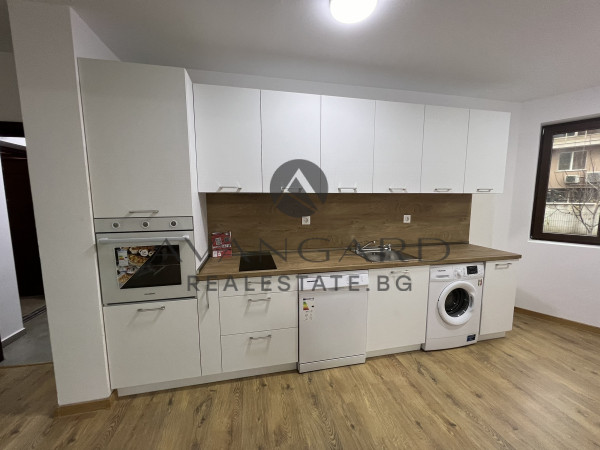 Spacious four-room maisonette with yard and veranda