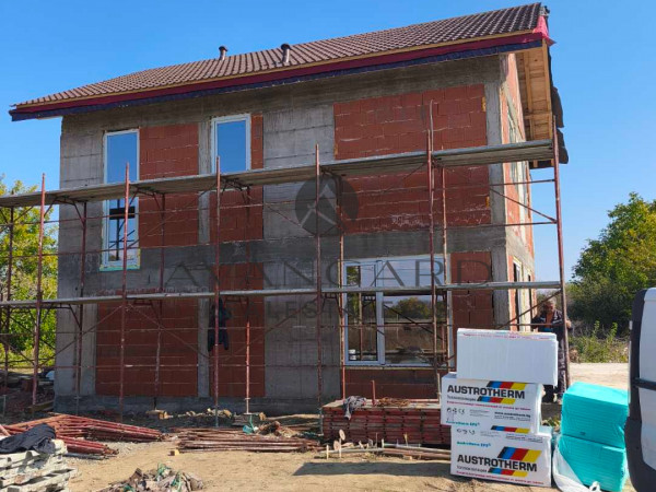 САМОСТОЯТЕЛНА КЪЩА! СТРОЕВО!