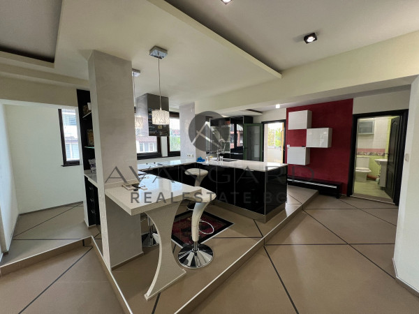 LARGE THREE-ROOM APARTMENT NEAR St. Petersburg