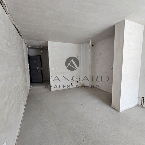 SPACIOUS THREE-ROOM APARTMENT IN GAGARIN